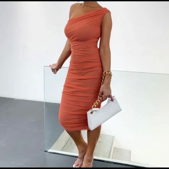 Dress - Picture 4 of 7